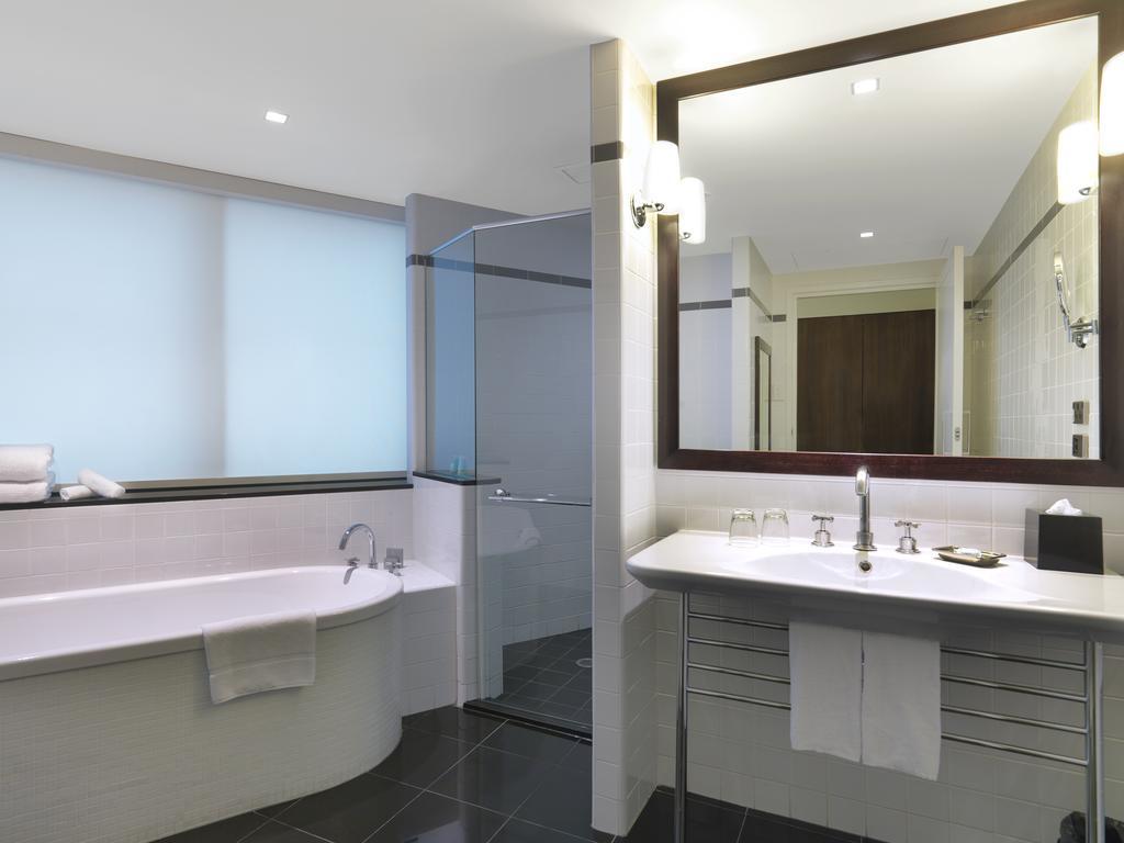 Park Suite with Club Lounge Access